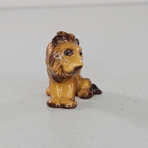 Hagen Renaker Male Lion Miniature Figurine Cat Sitting Seated - Picture 2 of 8